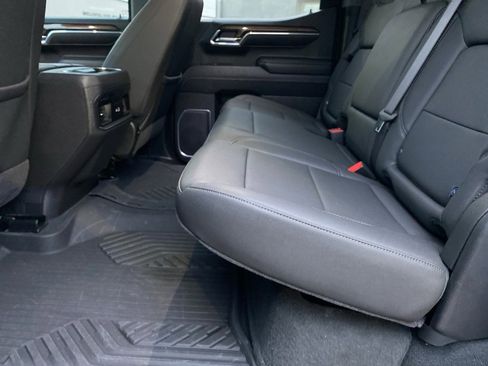 Used 2025 Chevrolet Silverado 1500 LT Trail Boss w/ Convenience Package II image 16