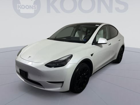 Used 2023 Tesla Model Y Long Range image 1