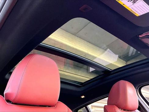 Used 2025 BMW X4 xDrive30i image 14