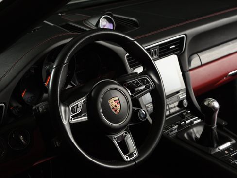 Used 2018 Porsche 911 Targa 4 GTS AWD/4WD image 5