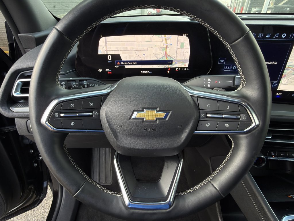 Used 2025 Chevrolet Traverse LT FWD image 12