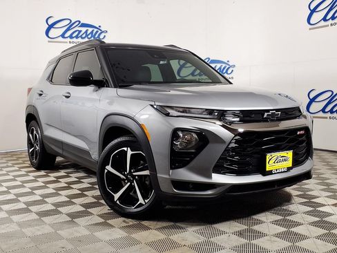 Used 2023 Chevrolet TrailBlazer RS w/ Technology Package FWD image 1