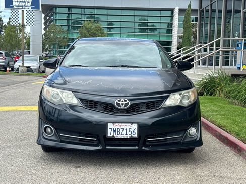 Used 2012 Toyota Camry SE FWD image 3
