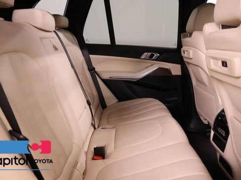 Used 2022 BMW X5 xDrive40i w/ M Sport Package AWD/4WD image 29
