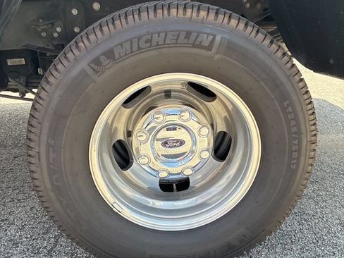 Used 2022 Ford F350 Lariat w/ Chrome Package AWD/4WD image 25