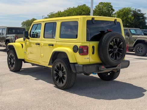 Used 2024 Jeep Wrangler Unlimited Sahara AWD/4WD image 5