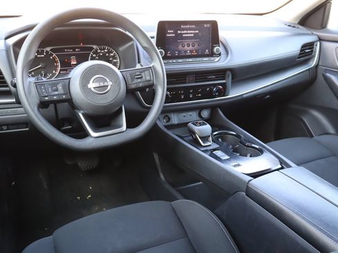 Used 2024 Nissan Rogue S FWD image 4