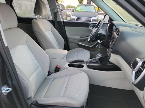Used 2025 Kia Soul LX image 21