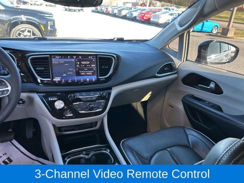 Used 2023 Chrysler Pacifica Limited w/ Uconnect Theater Family Group AWD/4WD image 28