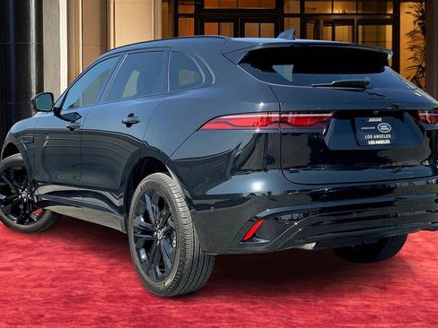 Used 2025 Jaguar F-PACE R-Dynamic S image 12