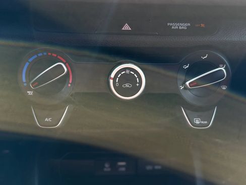 Used 2020 Kia Rio S FWD image 15