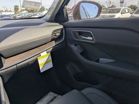 New 2026 Nissan Rogue Platinum w/ Tech Package AWD/4WD image 17