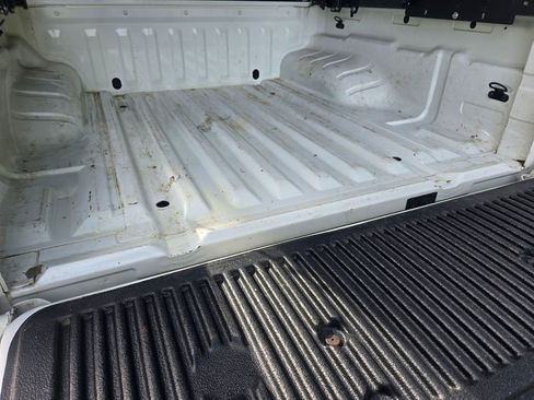 Used 2017 Nissan Frontier SV image 13