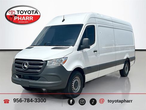 Used 2025 Mercedes-Benz Sprinter 2500 image 1