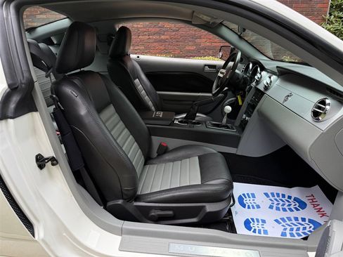 Used 2009 Ford Mustang GT image 60