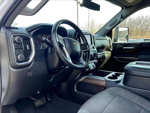 Used 2021 Chevrolet Silverado 2500 LT w/ Convenience Package image 8