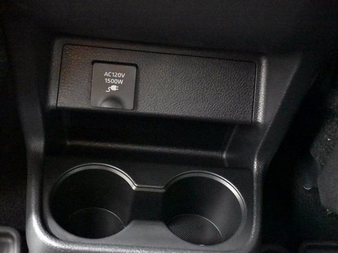 Used 2025 Toyota Sienna XSE w/ XSE Plus Package image 21