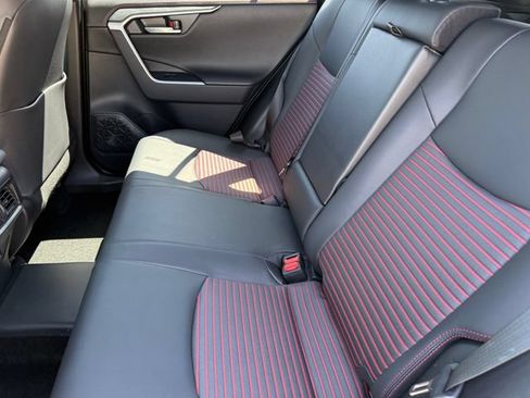 Used 2025 Toyota RAV4 XSE AWD/4WD image 29