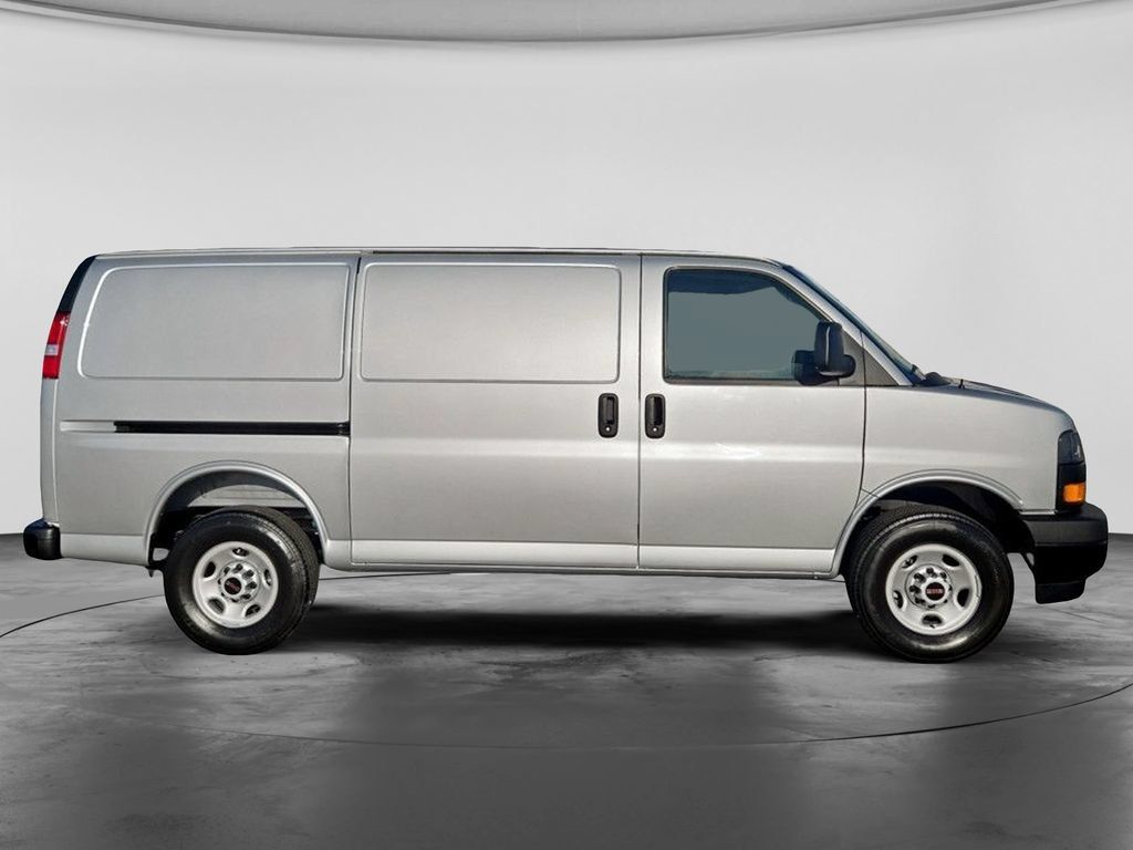 New 2026 GMC Savana 3500 w/ Driver Convenience Package RWD image 5