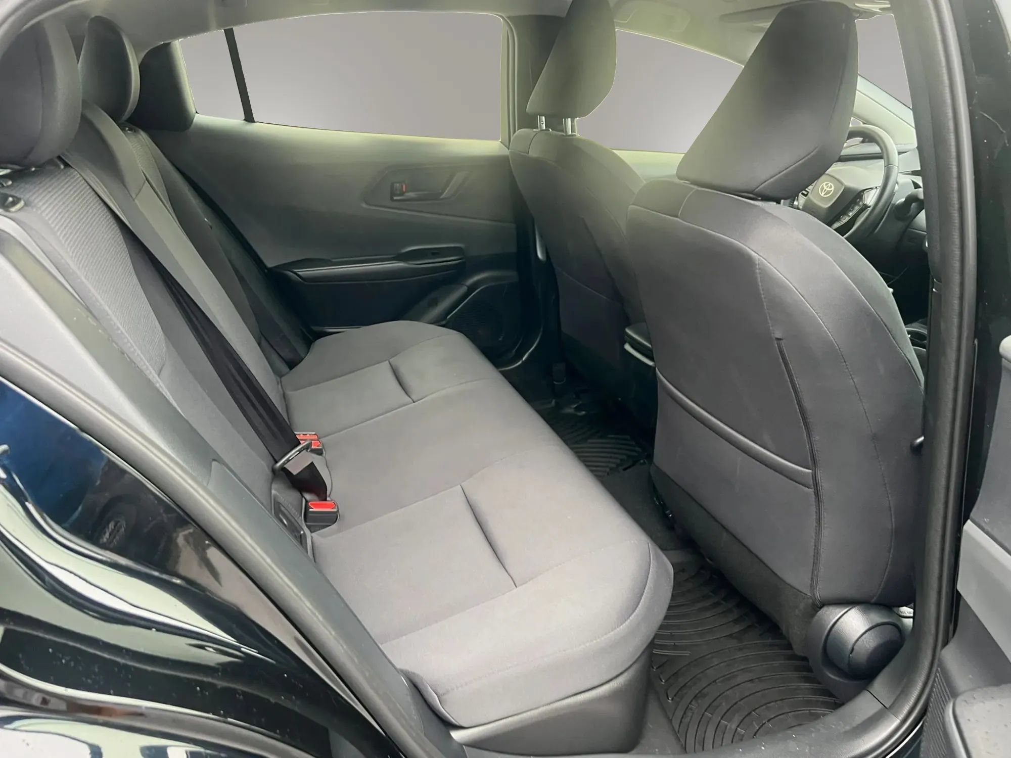Used 2026 Toyota Prius LE FWD image 25