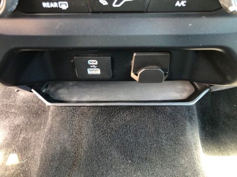 Used 2023 Ford F150 XLT image 27