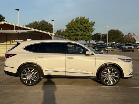 Used 2024 Acura MDX SH-AWD w/ Technology Package image 3