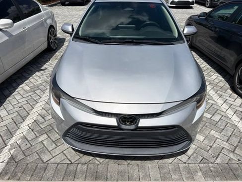 Used 2023 Toyota Corolla LE FWD image 3