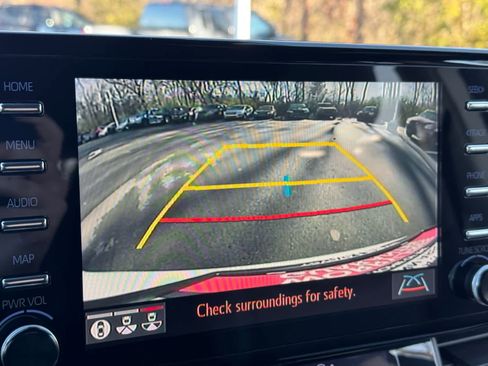 Used 2022 Toyota Sienna Platinum image 25