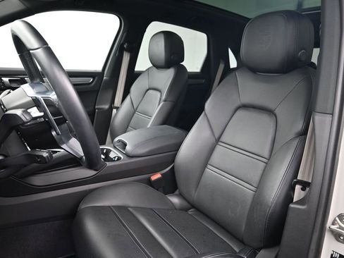 Certified 2023 Porsche Cayenne Platinum Edition AWD/4WD image 5