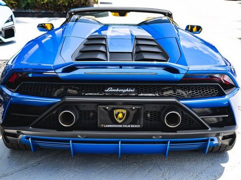 Used 2023 Lamborghini Huracan EVO AWD/4WD image 7