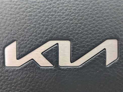 Used 2024 Kia Seltos EX FWD image 32