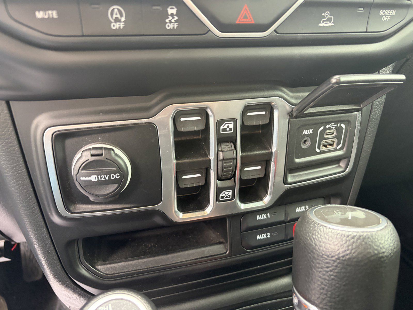 Used 2023 Jeep Wrangler Unlimited Sport AWD/4WD image 19