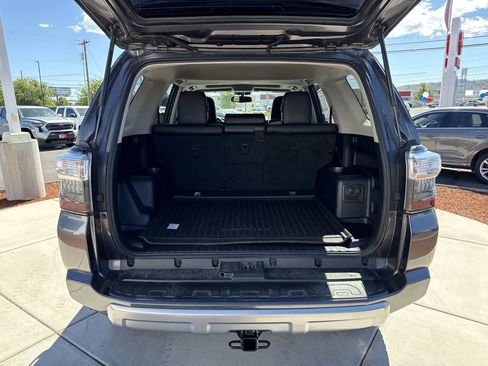 Used 2019 Toyota 4Runner TRD Off-Road Premium AWD/4WD image 6
