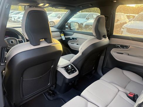 New 2026 Volvo XC90 B5 Plus image 21