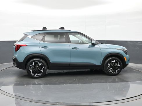 Used 2024 Kia Seltos EX AWD/4WD image 9