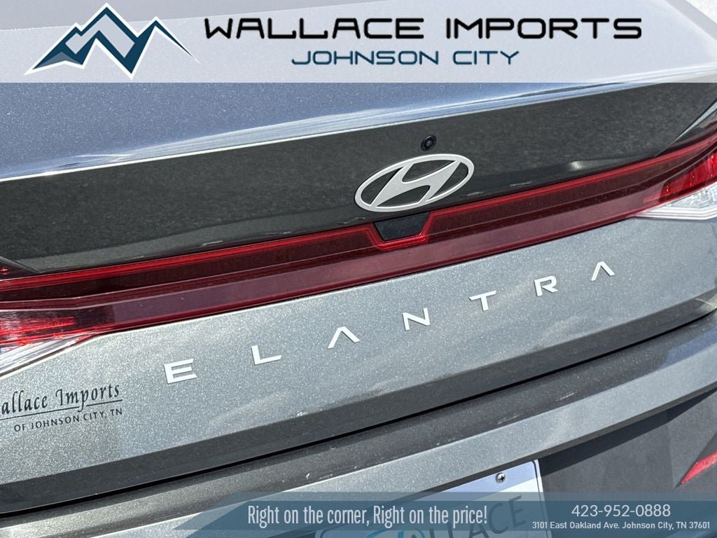 Used 2024 Hyundai Elantra SE FWD image 10