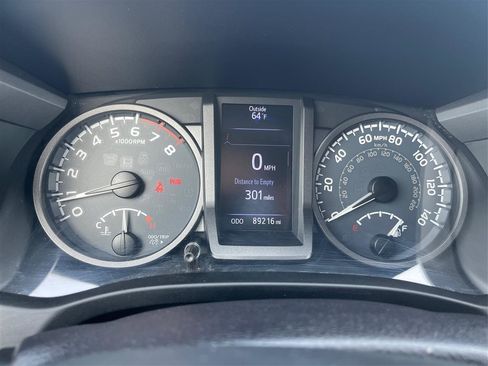 Used 2016 Toyota Tacoma TRD Sport w/ Towing Package image 15