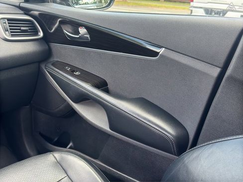 Used 2020 Kia Sorento EX image 24