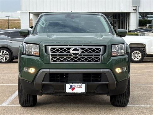 Used 2022 Nissan Frontier SV image 3