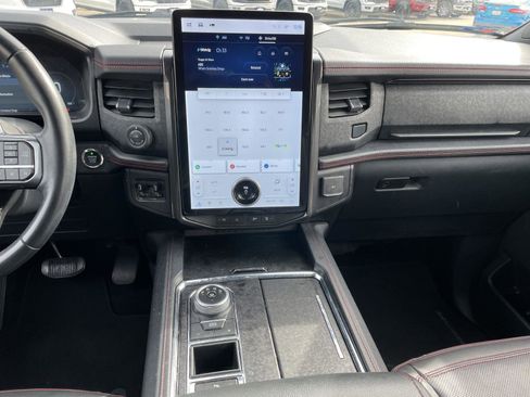 Certified 2022 Ford Expedition Limited image 18