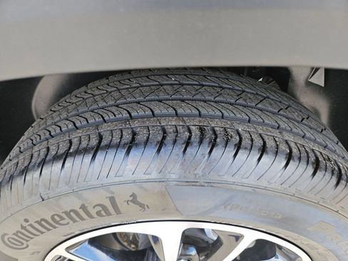 Used 2025 Chevrolet TrailBlazer LT AWD/4WD image 26