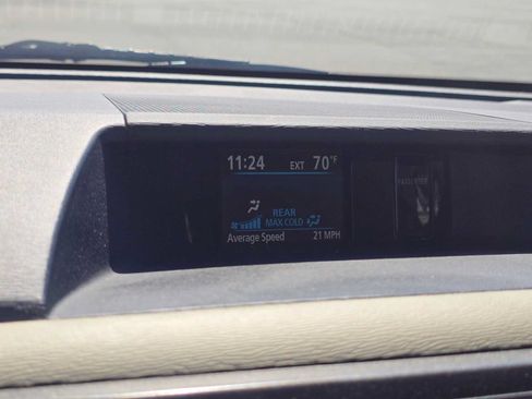 Used 2014 Toyota Sienna LE FWD image 27