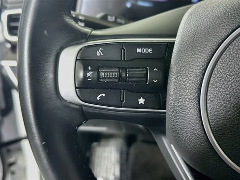 Used 2025 Kia Sportage EX FWD image 16