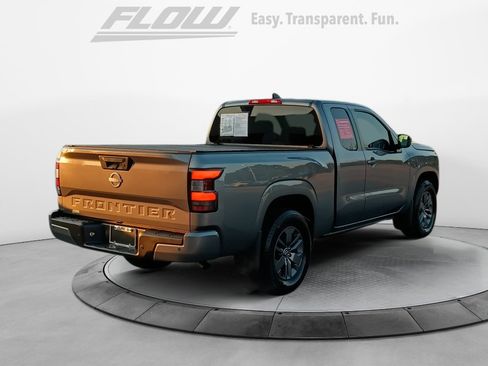Used 2025 Nissan Frontier SV RWD image 7