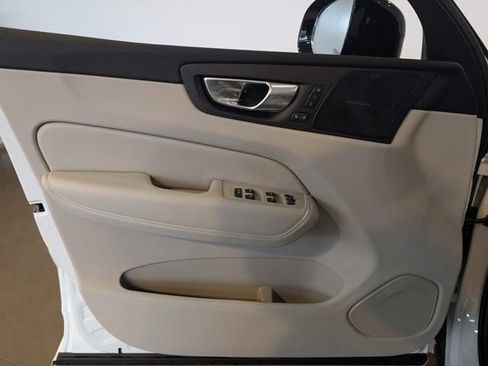 New 2026 Volvo XC60 T8 Ultra w/ Protection Package Premier image 7