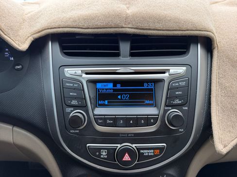 Used 2017 Hyundai Accent SE FWD image 12