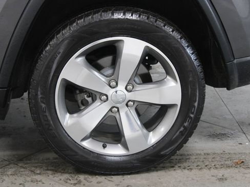 Used 2015 Jeep Grand Cherokee Limited image 19