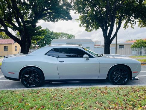 Used 2022 Dodge Challenger R/T w/ Plus Package image 6