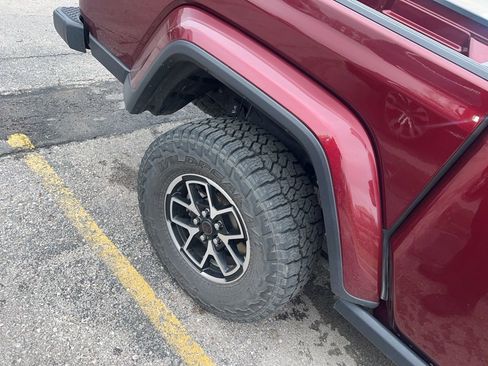 Used 2021 Jeep Gladiator Willys image 6