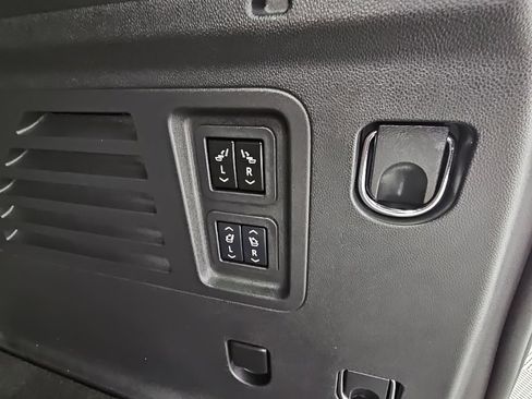 Certified 2024 Chevrolet Traverse RS w/ LPO, Floor Liner Package image 38